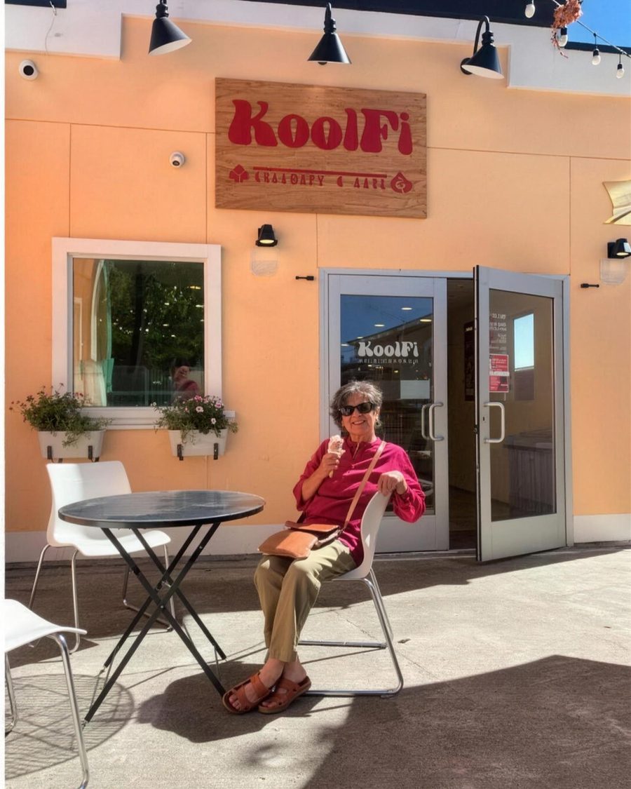 Real lifestyle photo outside a cafe
